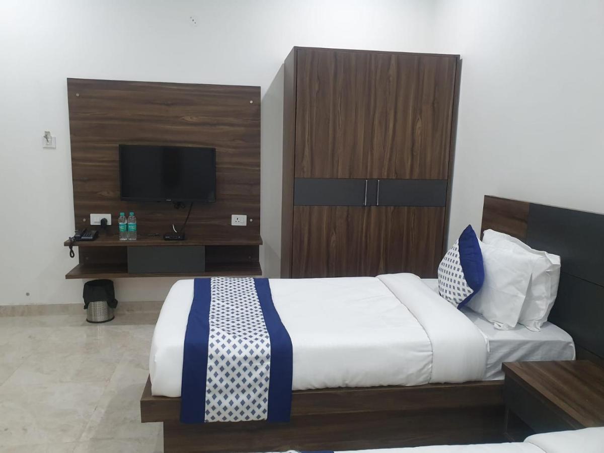Hotel KDS Residency Greater Noida Exterior foto